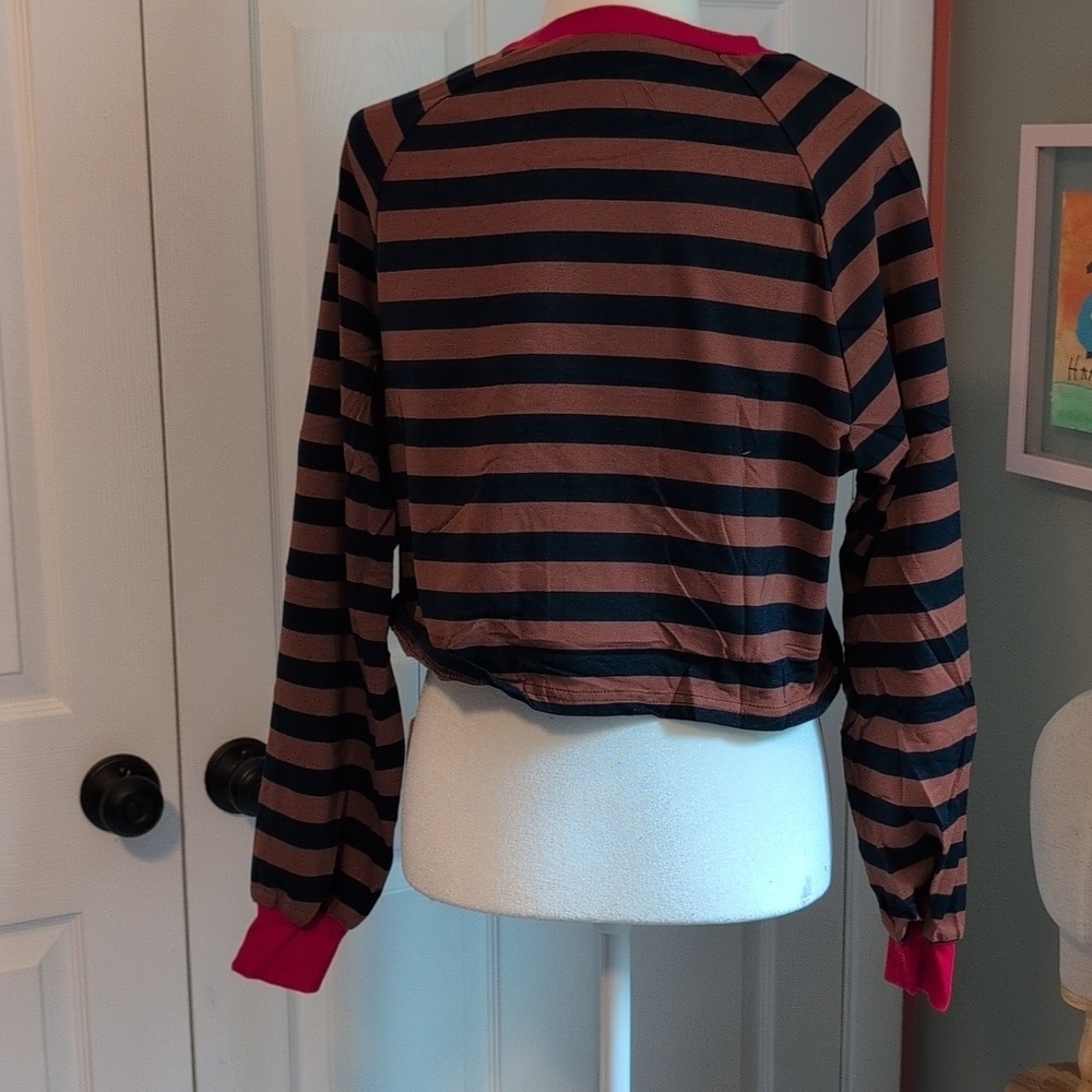 Lilycoco Black and Brown Striped Cropped Long Sleeve Top NWT - Picture 5 of 5